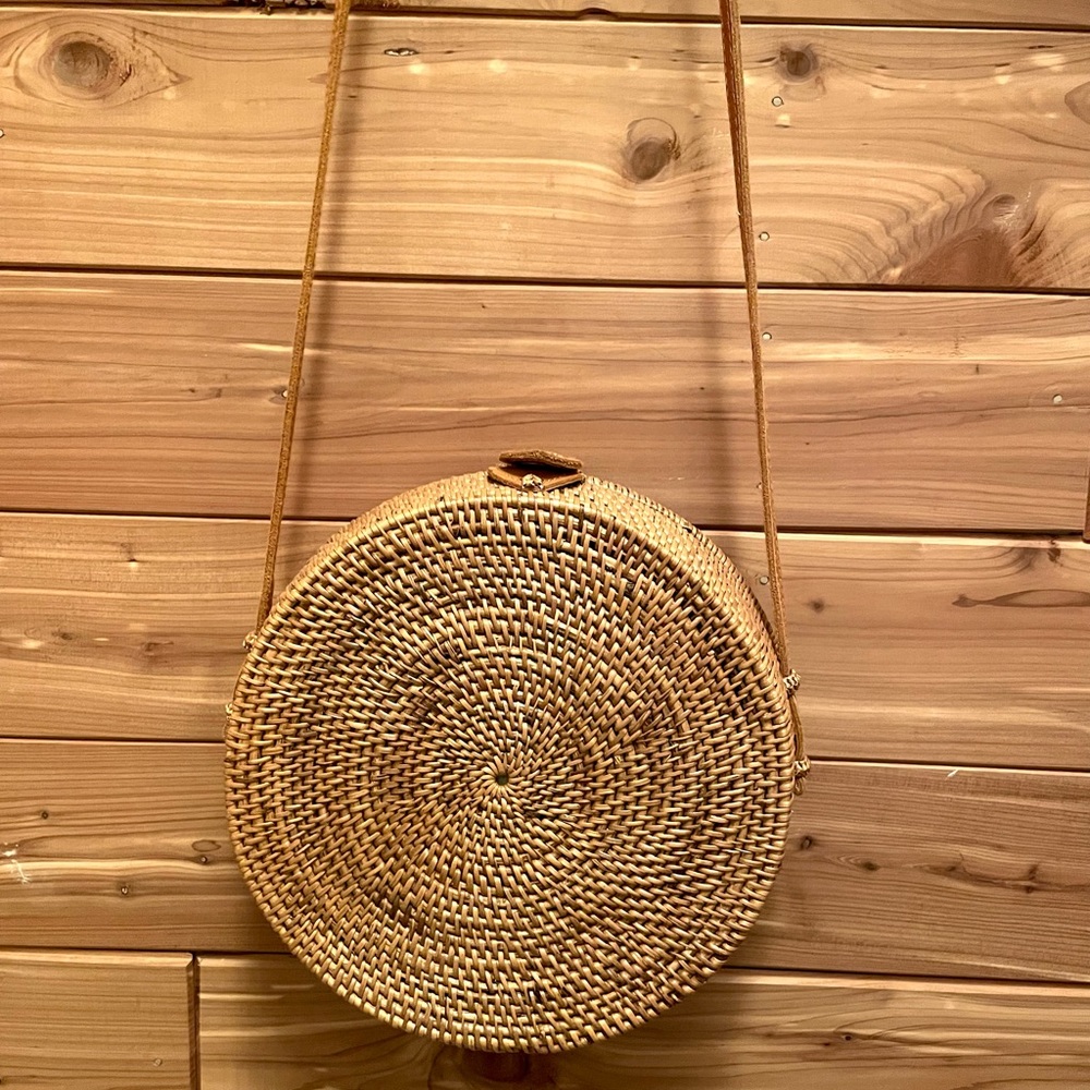Hand-Woven Round Straw Crossbody Circle bag